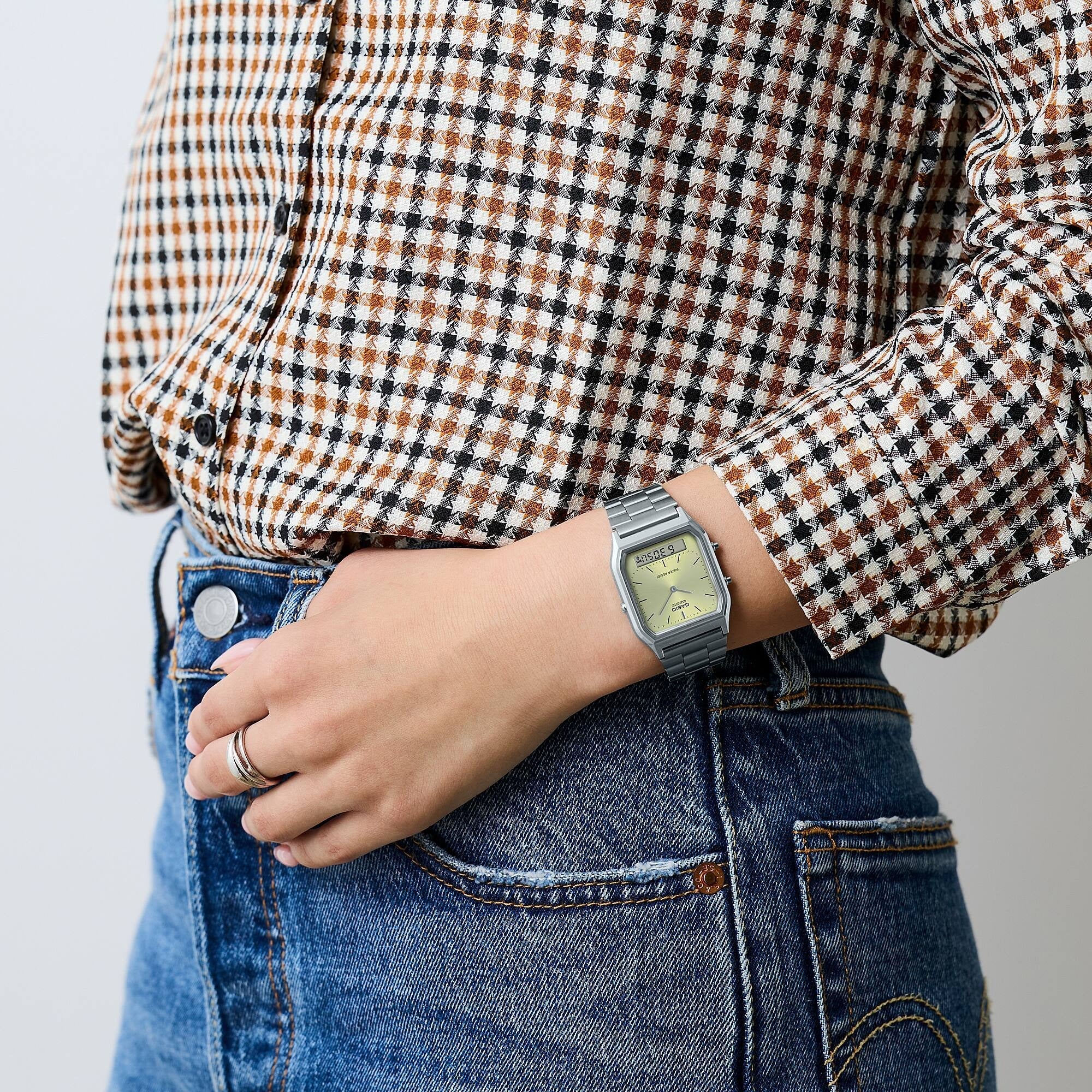 CASIO AQ-230A-9AMQYDF Vintage Unisex Watch