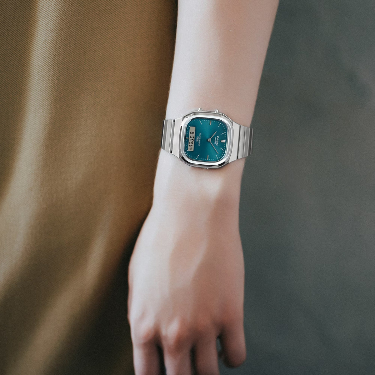 CASIO AQ-240E-3ADF Vintage Unisex Watch