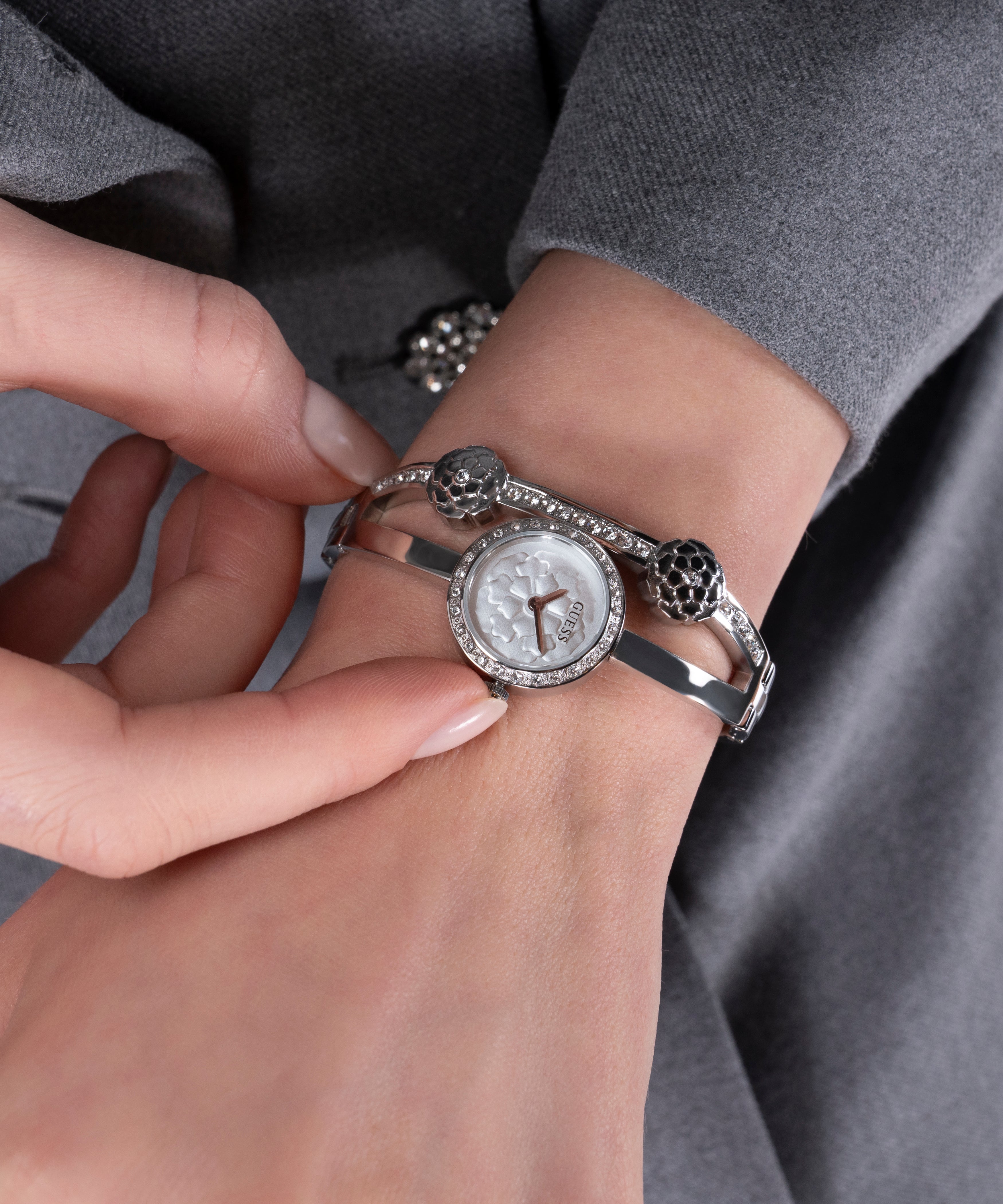 GUESS CHLOE GW0756L1