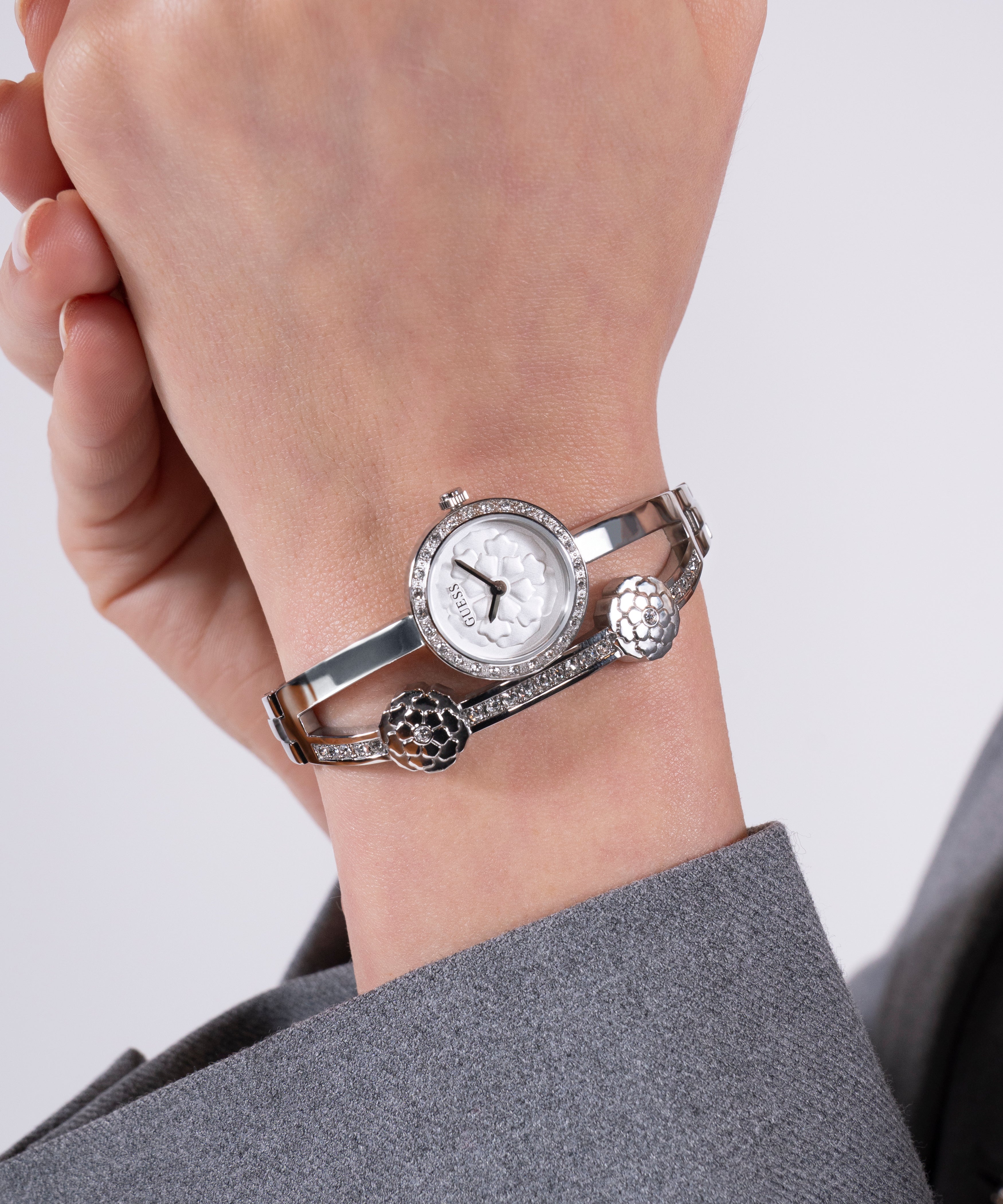 GUESS CHLOE GW0756L1