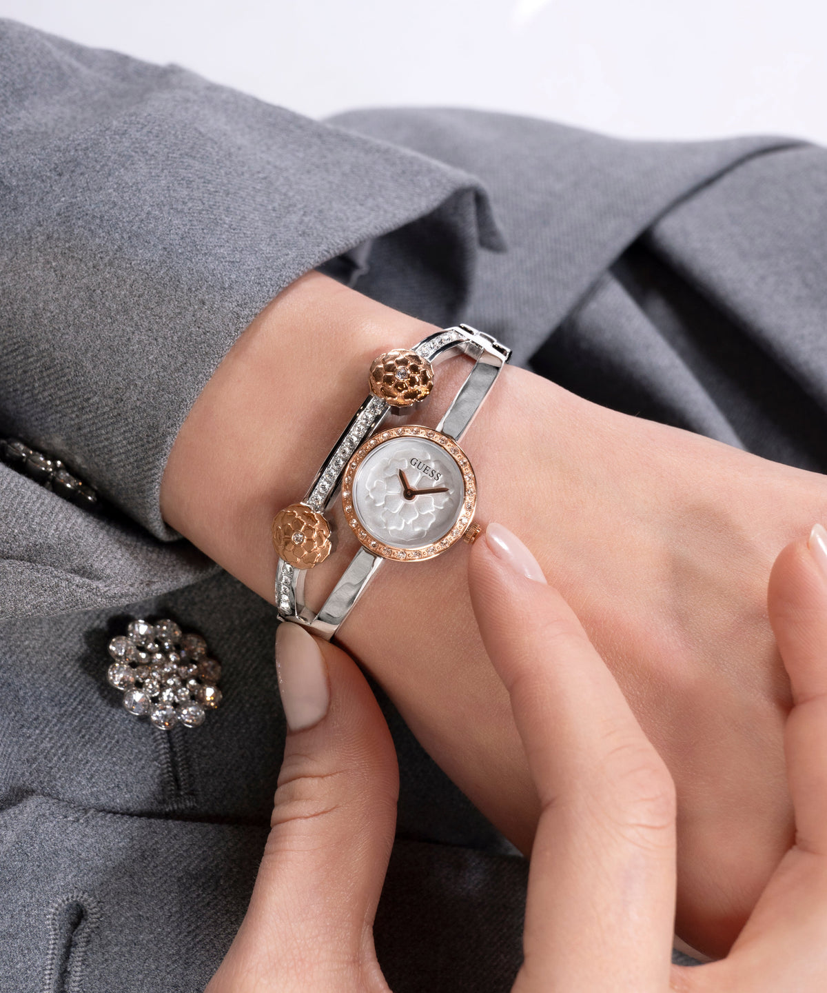 GUESS CHLOE GW0756L3