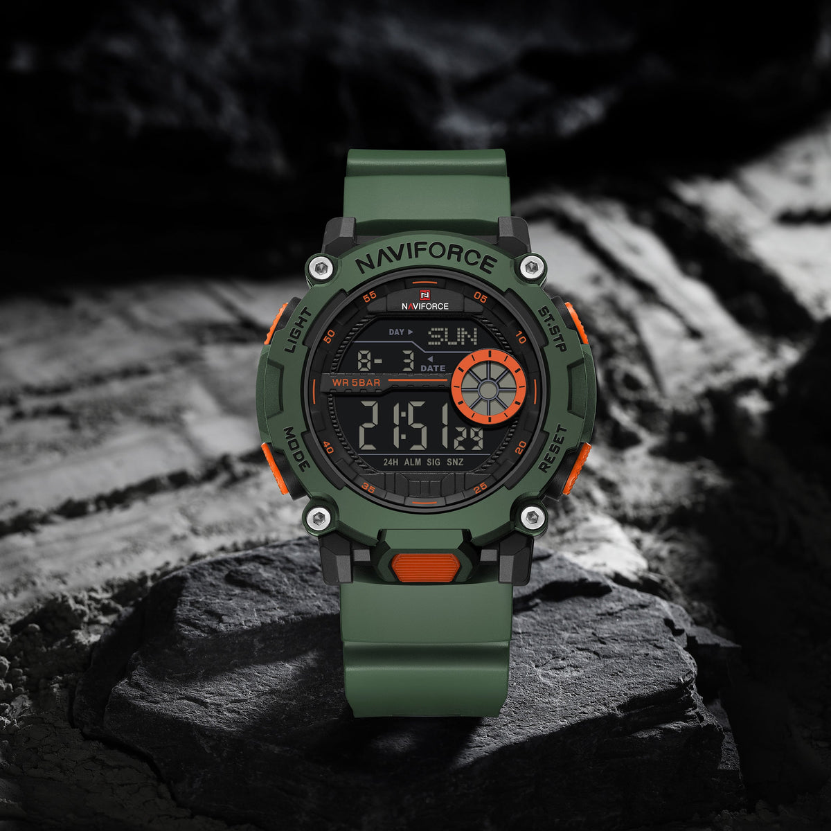 NAVIFORCE NF7133 B/GN/GN Men Watch
