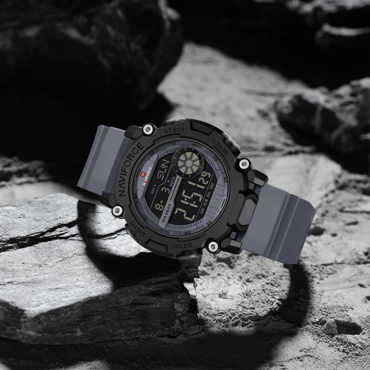 NAVIFORCE NF7133 B/TGY/TGY Men Watch