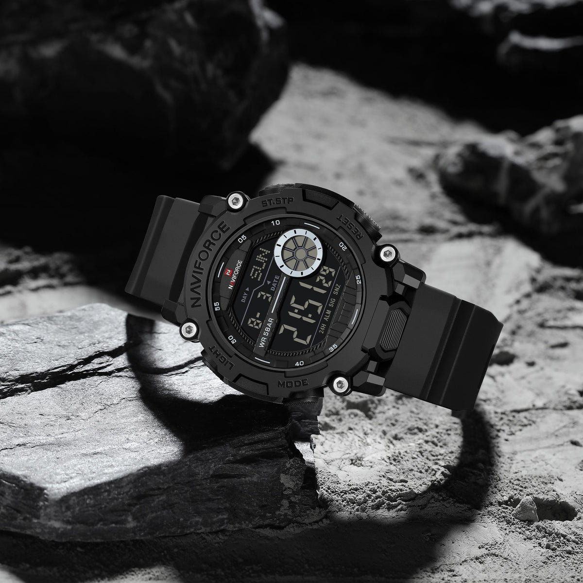NAVIFORCE NF7133 B/B/B Men Watch