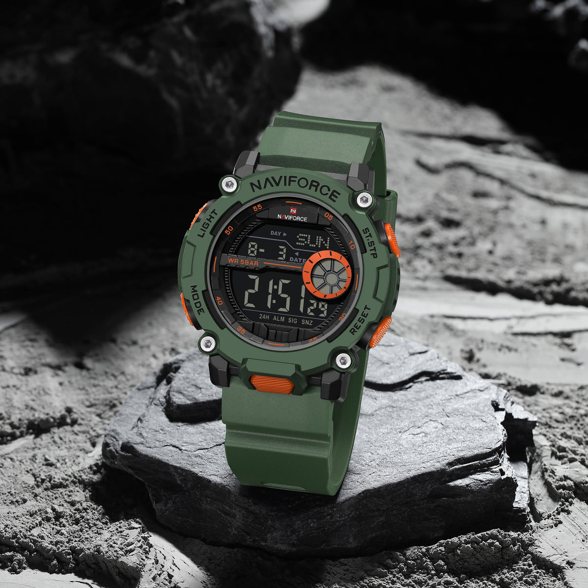 NAVIFORCE NF7133 B/GN/GN Men Watch