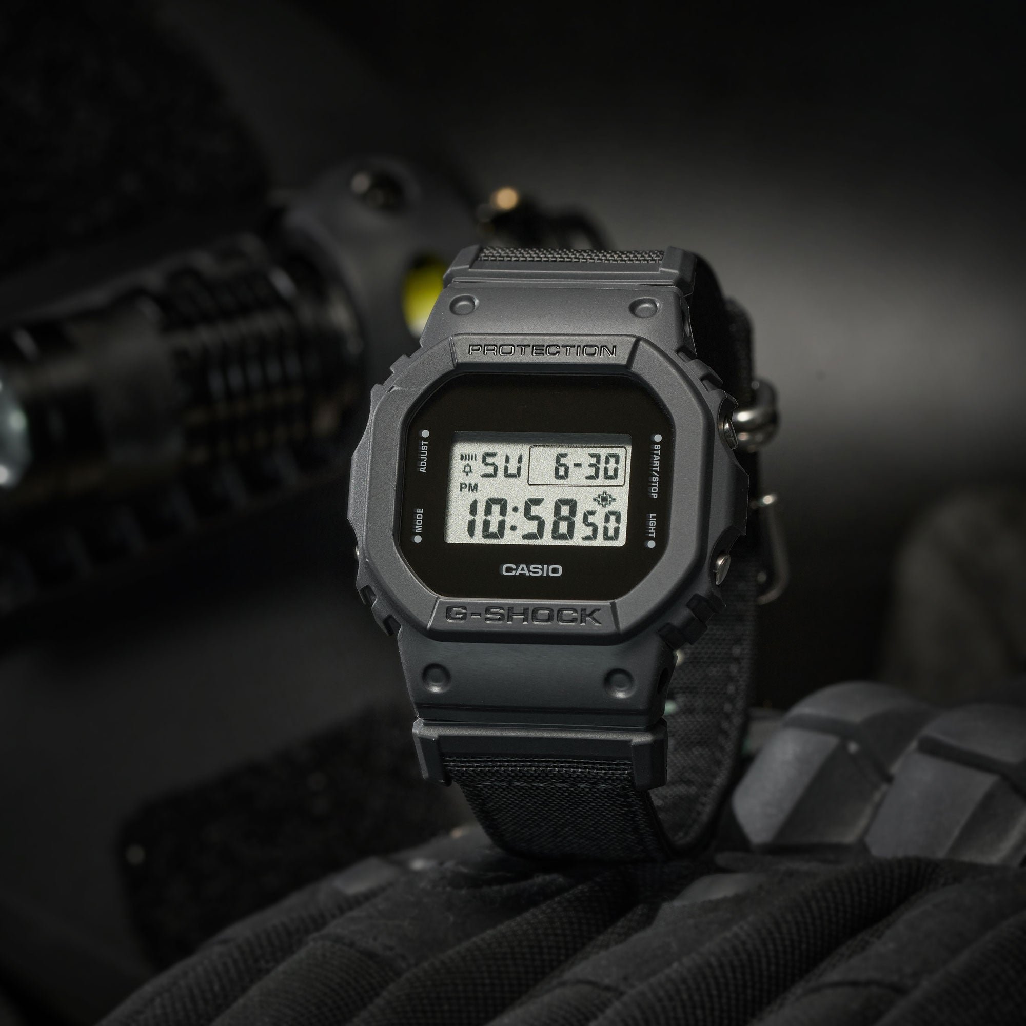 G-SHOCK DW-5600BCE-1DR