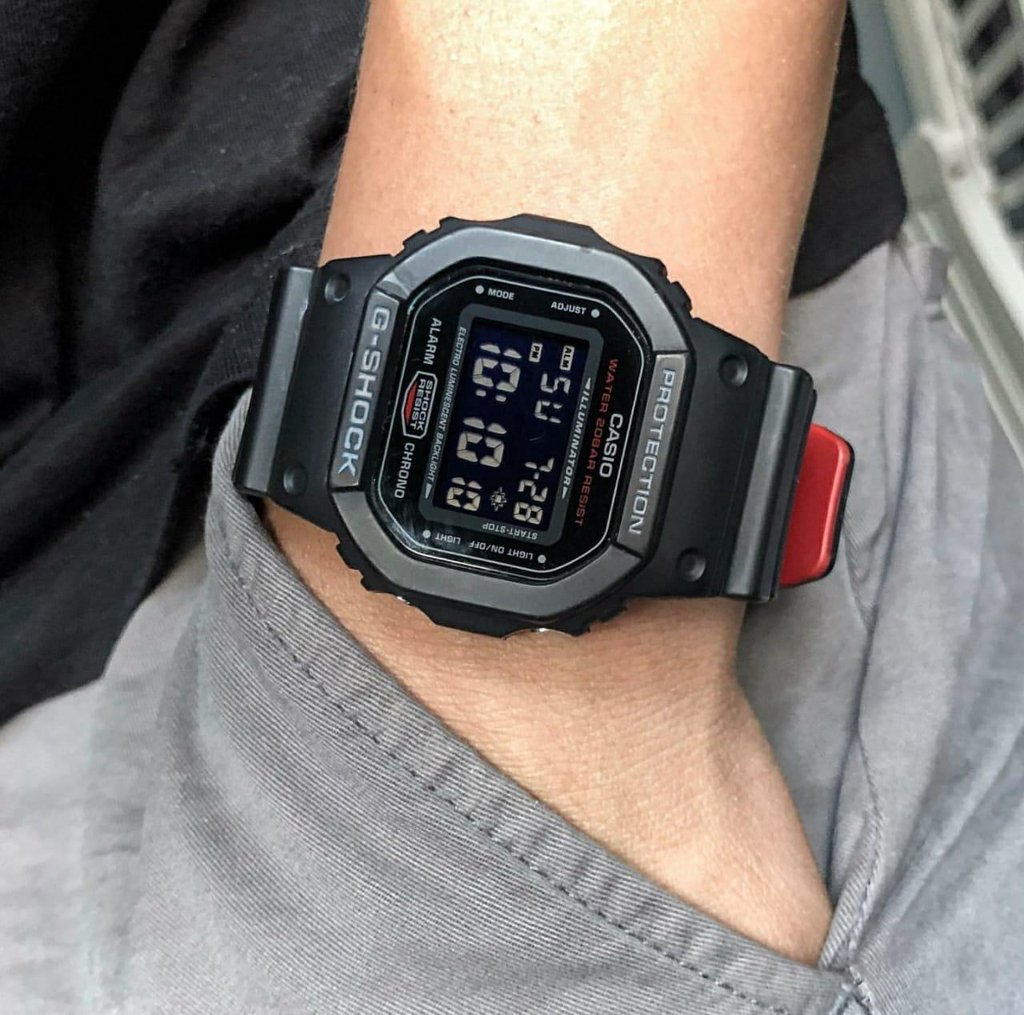 G-SHOCK DW-5600HR-1DR