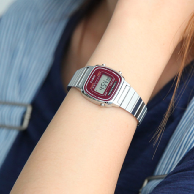 CASIO LA670WA-4DF Vintage Women Watch